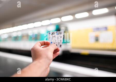 Paris, France. 09 octobre 2025. L'illustration montre le billet de métro RATP du métro métropolitain parisien du 9 octobre 2025, Paris, France. Photo de Victor Joly/ABACAPRESS.COM crédit : Abaca Press/Alamy Live News Banque D'Images