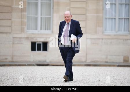Paris, France. 10 octobre 2025. Hervé Marseille, président du parti de centre-droit de l'Union des démocrates et indépendants (UDI), arrive à une réunion avec le président français et des dirigeants politiques au Palais de l'Élysée à Paris, France, le 10 octobre 2025. Photo de Raphael Lafargue/ABACAPRESS.COM crédit : Abaca Press/Alamy Live News Banque D'Images