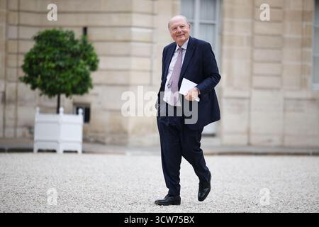 Paris, France. 10 octobre 2025. Hervé Marseille, président du parti de centre-droit de l'Union des démocrates et indépendants (UDI), arrive à une réunion avec le président français et des dirigeants politiques au Palais de l'Élysée à Paris, France, le 10 octobre 2025. Photo de Raphael Lafargue/ABACAPRESS.COM crédit : Abaca Press/Alamy Live News Banque D'Images