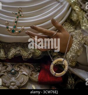 Séville, 10/02/2025. L'Esperanza de Triana, sur son flotteur pour la mission. Photo : Manuel Gómez. ARCHSEV. Crédit : album / Archivo ABC / Manuel Gómez Banque D'Images