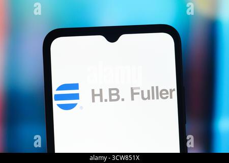 Canada. 10 octobre 2025. Dans cette illustration photo, le logo HB Fuller Company est affiché sur l'écran d'un smartphone. (Crédit image : © Thomas Fuller/SOPA images via ZUMA Press Wire) USAGE ÉDITORIAL SEULEMENT ! Non destiné à UN USAGE commercial ! Banque D'Images