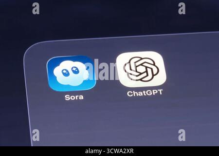 Shanghai, China-Oct.10th 2025 : icônes de l'application Sora et ChatGPT Banque D'Images