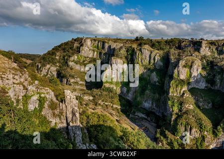 Gorge de Cheddar ; Somerset ; du côté nord ; Royaume-Uni Banque D'Images