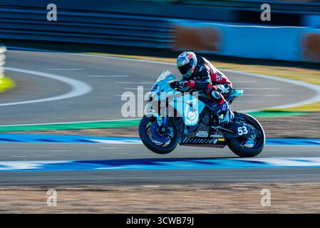 Cascais, Lisbonne, Portugal. 11 octobre 2025. Tito Rabat en action lors des essais libres du Championnat WorldSBK 3 sur le circuit d'Estoril, Portugal, le 11 octobre 2025. (Crédit image : © Nuno Reisinho/ZUMA Press Wire) USAGE ÉDITORIAL SEULEMENT ! Non destiné à UN USAGE commercial ! Banque D'Images