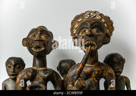 Représentation sculpturale du patrimoine tribal africain et de l'identité culturelle Banque D'Images