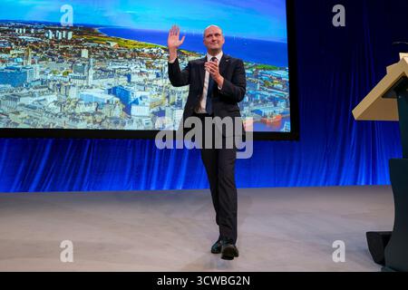 Aberdeen, Écosse, Royaume-Uni. 11 octobre 2025. Premier jour de la conférence annuelle SNP à Aberdeen, Écosse. Pic : le député Steven Flynn prononce un discours d'ouverture à la conférence. Iain Masterton/Alamy Live News. Banque D'Images
