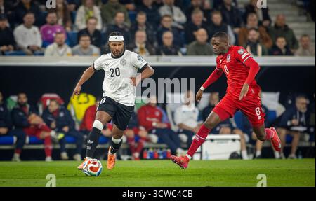 Sinsheim, Allemagne. 10 octobre 2025. Serge Gnabry (DFB) Christopher Martins (LUX) Allemagne - Luxembourg Deutschland - Luxembourg 10.10.2025 Copyright ( Banque D'Images