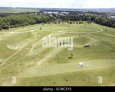 Vue de la zone de loisirs environnante depuis la tour d'observation Indemann, Inden, Rhénanie du Nord-Westphalie, Allemagne Banque D'Images