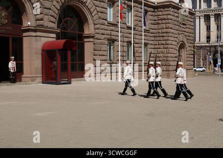 Gardes de marche au Palais présidentiel, Sofia, Bulgarie Banque D'Images