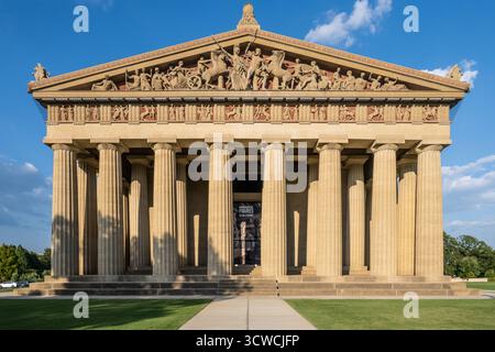 Le Parthénon du Centennial Park à Nashville, Tennessee, construit en 1897, est une réplique de taille réelle du Parthénon à Athènes, en Grèce. (ÉTATS-UNIS) Banque D'Images