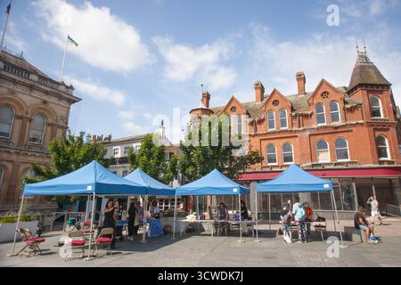 Vue sur l'hôtel de ville d'Ipswich et Cornhill dans le centre de la ville, dans le Suffolk au Royaume-Uni Banque D'Images
