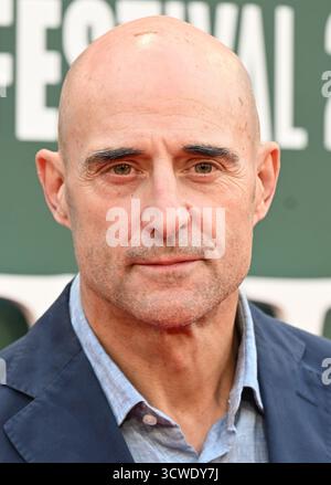 Londres, Royaume-Uni. 11 octobre 2025. Le Britannique Mark Strong assiste à la première de Hamnet au 69e BFI London film Festival à Londres, en Angleterre, le samedi 11 octobre 2025. Photo de Rune Hellestad/UPI crédit : UPI/Alamy Live News Banque D'Images