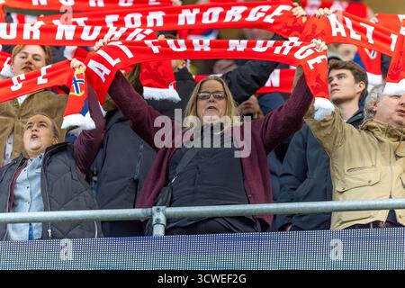 Oslo, Norvège 11 octobre 2025 les fans manifestent leur soutien avant le match de qualification de la Coupe du monde fifa 2026 entre la Norvège et Israël qui se tiendra au stade Ullevaal à Oslo, en Norvège. Crédit : Nigel Waldron/Alamy Live News Banque D'Images
