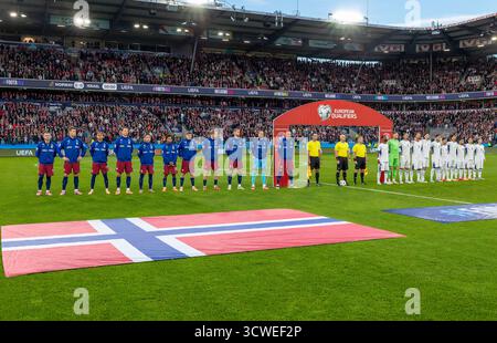 Oslo, Norvège, 11 octobre 2025 pendant l'hymne national de la Norvège lors du match de qualification de la Coupe du monde fifa 2026 entre la Norvège et Israël au stade Ullevaal à Oslo, Norvège. Crédit : Nigel Waldron/Alamy Live News Banque D'Images