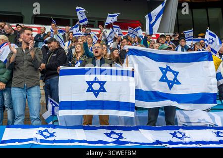 Oslo, Norvège 11 octobre 2025 les fans manifestent leur soutien avant le match de qualification de la Coupe du monde fifa 2026 entre la Norvège et Israël qui se tiendra au stade Ullevaal à Oslo, en Norvège. Crédit : Nigel Waldron/Alamy Live News Banque D'Images