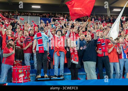 Oslo, Norvège 11 octobre 2025 les fans manifestent leur soutien avant le match de qualification de la Coupe du monde fifa 2026 entre la Norvège et Israël qui se tiendra au stade Ullevaal à Oslo, en Norvège. Crédit : Nigel Waldron/Alamy Live News Banque D'Images