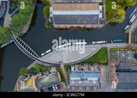 Image aérienne descendante de la passerelle Castlefield et de l’entrepôt des marchands Banque D'Images