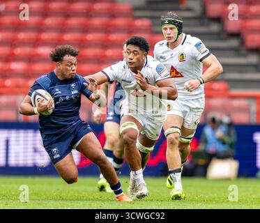 Benjamin Elizalde de Bristol Bear poursuivi par Greg Fisilau Gallagher Prem Rugby match du chef d'Exeter à Ashton Gate, Bristol Bristol Bears v Exeter Chiefs Ashton Gate Stadium Bristol Martin Edwards/Alamy Live News Saturday11,octobre,2025Ashton Gate Stadium,Copyright Martin Edwards tous droits réservés. Image protégée par les lois internationales sur les droits d'auteur crédit : Martin Edwards/Alamy Live News Banque D'Images