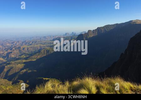 Vue sur le paysage du parc national des montagnes Simien, Éthiopie Banque D'Images