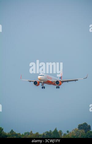 Atterrissage d'Air India Express sur l'aéroport international de Cochin Banque D'Images