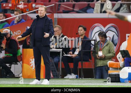 Amsterdam, pays-Bas. 12 octobre 2025. Ronald Koeman, des pays-Bas, lors du match de qualification pour la Coupe du monde de la FIFA 2026 opposant les pays-Bas et la Finlande au Johan Cruijff Arena le 12 octobre 2025 à Amsterdam, pays-Bas. (Crédit : Henk Jan Dijks/MTB-photo/Alamy Live News) crédit : MTB photo/Alamy Live News Banque D'Images