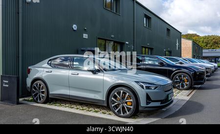 Polestar 2, exposé au Bicester Motion Scramble qui s'est tenu le 5 octobre 2025. Banque D'Images