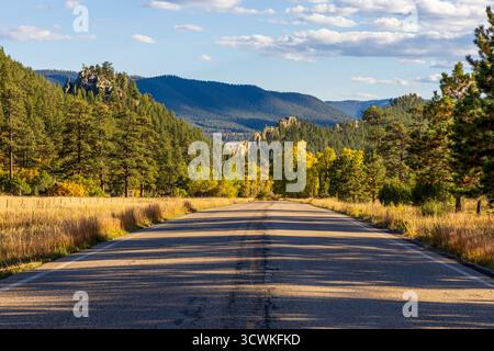 Paysage de feuillage d'automne pittoresque le long de la Highway of Legends National Scenic Byway, allant de Walsenburg à Trinidad dans le Colorado Banque D'Images