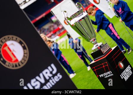 Rotterdam, pays-Bas. 12 octobre 2025. Rotterdam - vue générale lors d'un match de légende pour la Wim Jansen-Cup. Le match se déroule entre Feyenoord Legends et Celtic Legends au Stadion Feijenoord de Kuip le 12 octobre 2025 à Rotterdam, aux pays-Bas. Crédit : Box to Box Pictures/Alamy Live News Banque D'Images