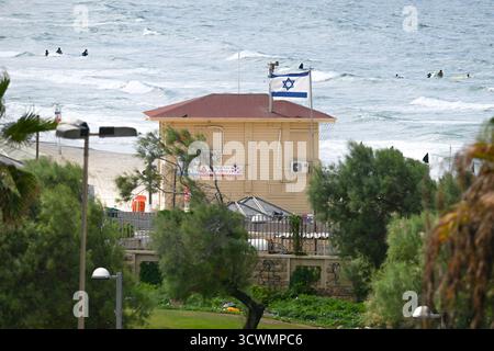 Tel Aviv, Israël. 12 octobre 2025. Vue générale de la plage Charles clore à tel Aviv, Israël, le 12 octobre 2025. Photo de Lionel Urman/ABACAPRESS.COM crédit : Abaca Press/Alamy Live News Banque D'Images