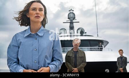 LA FEMME DANS LA CABINE 10 2025 Netflix film avec Keira Knightly dans le rôle de Laura Blacklock et Guy Pearce dans le rôle de Richard Bullmer Banque D'Images