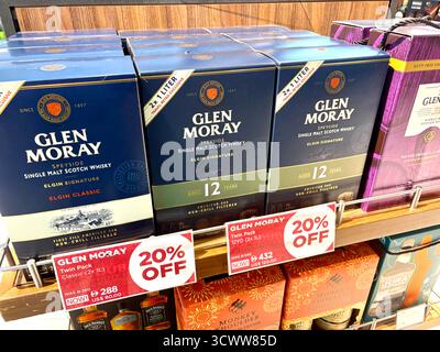 Glen Moray single malt scotch whisky, 12 ans, en vente hors taxes à l'aéroport international de Dubaï dans le terminal 3, Émirats arabes Unis Banque D'Images