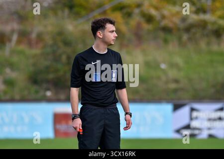 Lewes, Angleterre. 12 octobre 2025. L'arbitre Thomas Fondie lors du match de la FA Women's National League Southern premier Division entre Lewes et Gwalia United au Dripping Pan à Lewes, Angleterre, Royaume-Uni, le 12 octobre 2025. Crédit : Duncan Thomas/Majestic Media. Banque D'Images