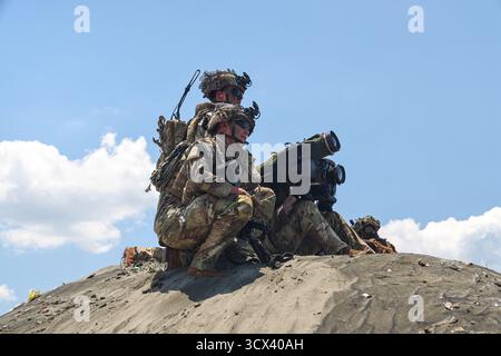 Dustin Green, un éclaireur de cavalerie affecté au 1er bataillon, 21e régiment d'infanterie, 2e équipe de combat de la brigade mobile, 25e Divi d'infanterie Banque D'Images