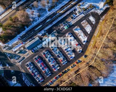 Vue aérienne sur la gare de Tweedbank en hiver, Scottish Borders, Écosse. Banque D'Images