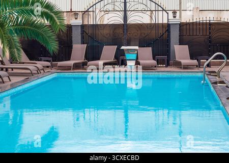 Plan de la piscine privée dans la maison. Banque D'Images