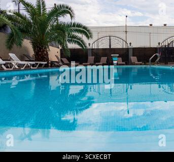 Plan de la piscine privée dans la maison. Banque D'Images
