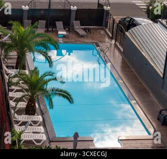 Plan de la piscine privée dans la maison. Banque D'Images