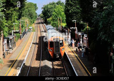 196 004 Civity Class, West Midlands trains unit à Bedworth Town, Warwickshire, Angleterre, Royaume-Uni Banque D'Images