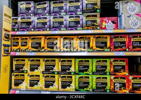 Londres Royaume-Uni, 14 octobre 2025, sélection de sachets de thé Twinings traditionnels Banque D'Images