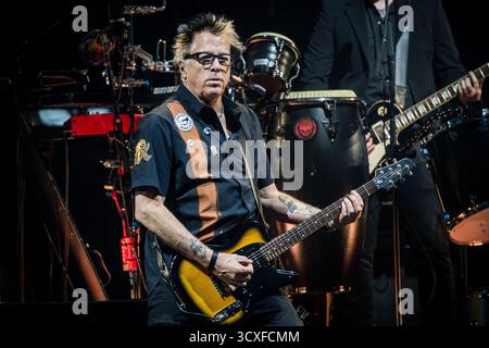 Noodles (Kevin John Wasserman) de The Offspring jouant en direct à Oslo le 10 octobre 2025 Banque D'Images