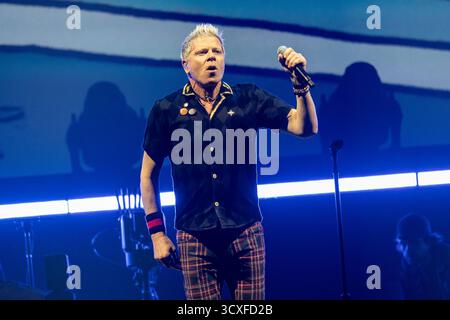 Dexter Holland de The Offspring jouant en live à Oslo le 10 octobre 2025 Banque D'Images