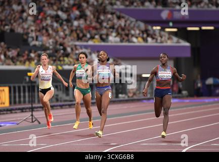 Melissa Jefferson-Wooden, des États-Unis, et Dina Asher-Smith, de Grande-Bretagne et de ni, concourant à la demi-finale du 200 m féminin au championnat du monde d’athlétisme Banque D'Images