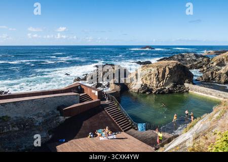 Piscine d'eau salée à Tapia de Casariego, Asturies, Espagne Banque D'Images
