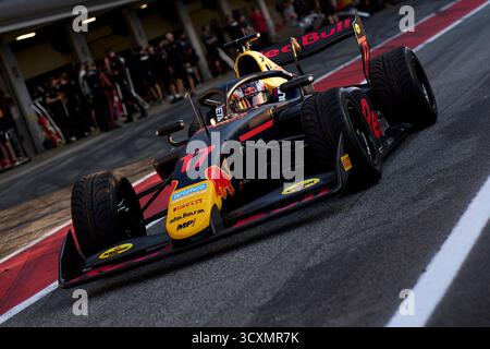 Montmelo, Espagne. 15 octobre 2025. BARCELONE, ESPAGNE - 15 OCTOBRE : Mattia Colnaghi d'Italie et (17) MP Motorsport conduisent sur le Pitlane lors de la première journée des essais d'après-saison FIA de formule 3 sur le circuit de Barcelona Catalunya le 15 octobre 2025 à Barcelone, Espagne. (Photo de Pablo Rodriguez/Quality Sport images) crédit : QSP/Alamy Live News Banque D'Images