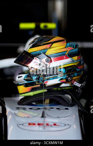 Montmelo, Espagne. 15 octobre 2025. BARCELONE, ESPAGNE - 15 OCTOBRE : une vue détaillée du casque Chistian Ho pendant le premier jour des essais d'après-saison de formule 3 FIA au circuit de Barcelona Catalunya le 15 octobre 2025 à Barcelone, Espagne. (Photo de Pablo Rodriguez/Quality Sport images) crédit : QSP/Alamy Live News Banque D'Images