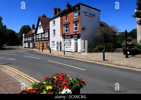 Boutiques et cafés le long de long Street, ville d'Atherstone, Warwickshire, Angleterre, Royaume-Uni Banque D'Images