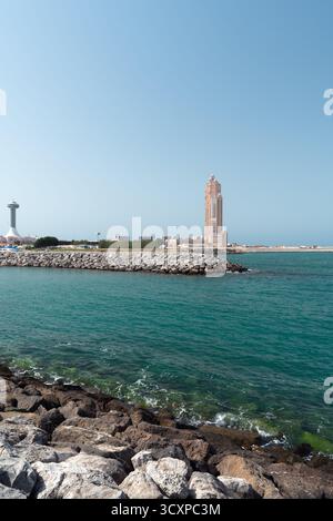 Abu Dhabi, eau - 5 février 2023. : Rixos Marina Abu Dhabi est un hôtel cinq étoiles à Abu Dhabi. Une belle vue latérale. Banque D'Images