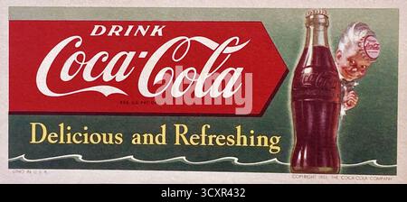 1951, USA : publicité pour la boisson de LA SOCIÉTÉ américaine COCA COLA en ITALIE , sous forme de papier buvard ( BUVARD BLOTTER ) pour stylos à encre . Avec slogan : DÉLICIEUX ET RAFRAÎCHISSANT . Peintre inconnu .- HIVER - INVERNO - NEIGE - NEVE - nevicata - SCI - SKI - SPORT - FOOD - CIBO - DRINK - BEVANDE - FREDDO - FREEZER - GHIACCIO - ICE - GASTRONOMIA - COKE - CARTA ASSORBENTE - penna stilografica a inchiostro - INDUSTRY - industria - bibite Gassate - pubblicità - PUBBLICITY - ANNUNCIO PUBBLICITARIO PUBBLICITARIO - ANNI - illustration - 40 - Coctilia - Coctilia - illustration - 40 Banque D'Images