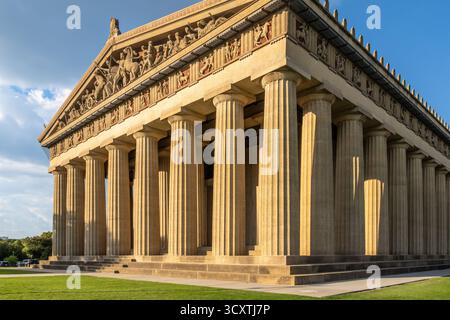 Le Parthénon du Centennial Park à Nashville, Tennessee, construit en 1897, est une réplique de taille réelle du Parthénon à Athènes, en Grèce. (ÉTATS-UNIS) Banque D'Images