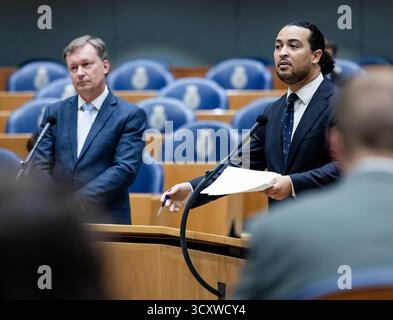 LA HAYE - Diederik van Dijk (SGP) et Don Ceder (Union chrétienne) lors d'un débat à la Chambre des représentants sur le prochain sommet européen. ANP REMKO DE WAAL pays-bas Out - belgique Out Banque D'Images